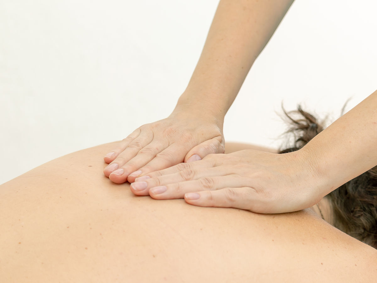 Swedish massage in progress